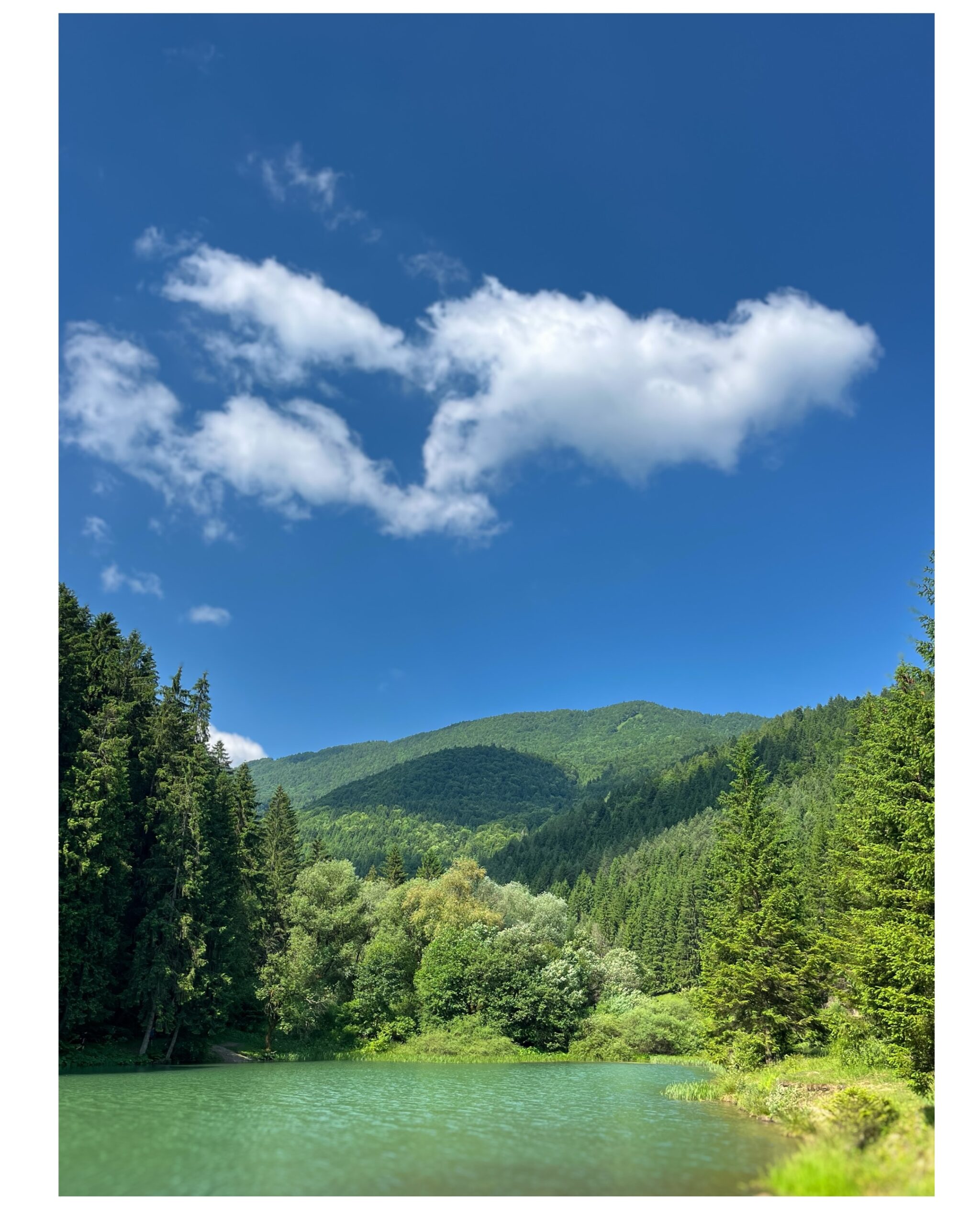 Widok na jezioro i góry Dolina Cutkovska.